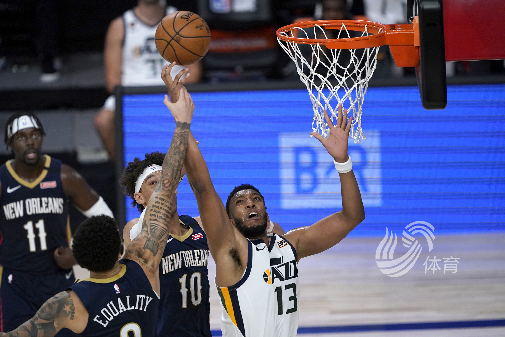 展现出了顶 展现出了顶