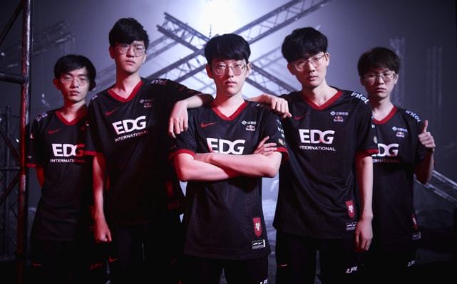 在世界足坛 在世界足坛